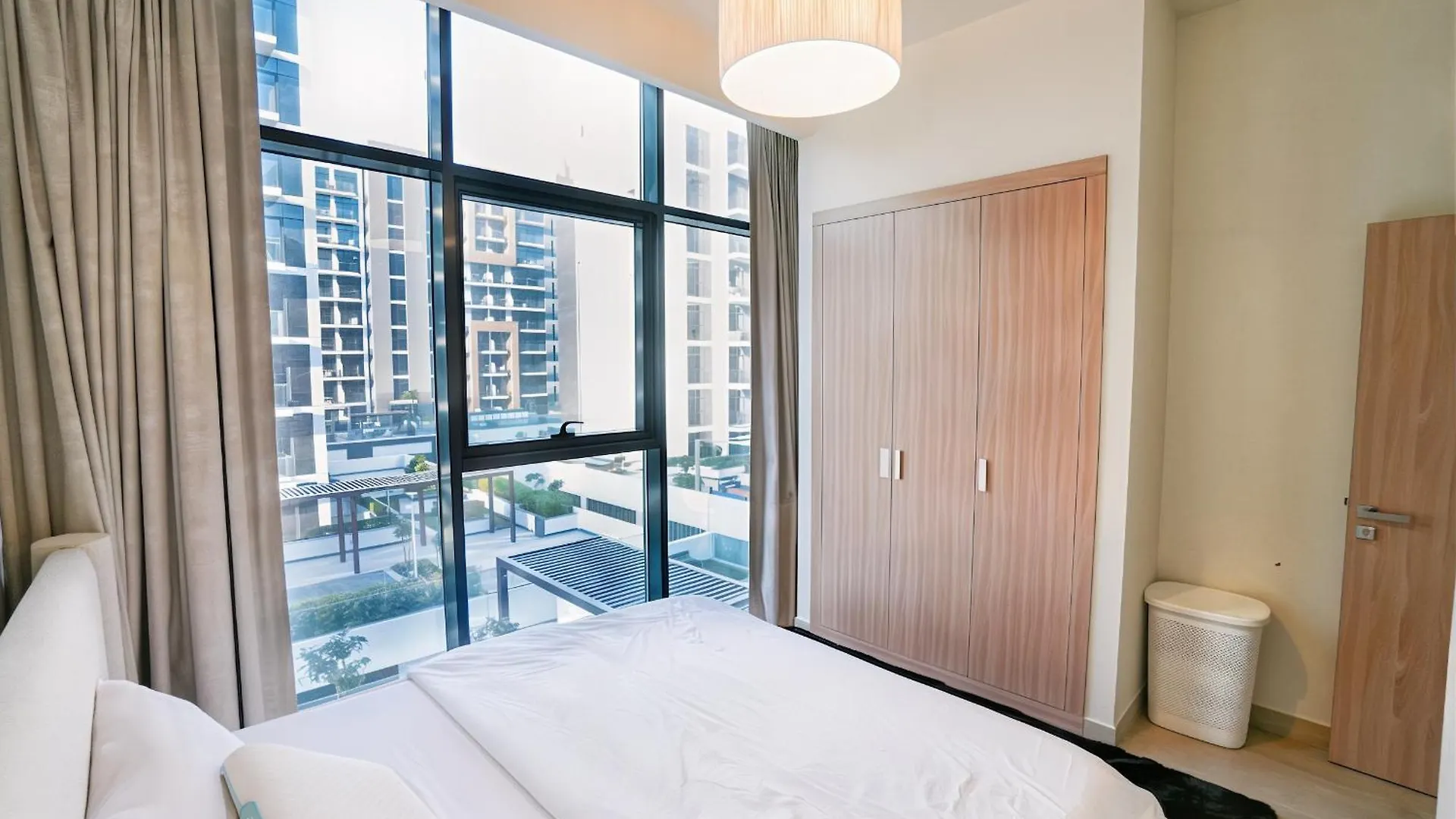 12 Mins To Burj Khalifa Dubai Mall Pool Access United Arab Emirates